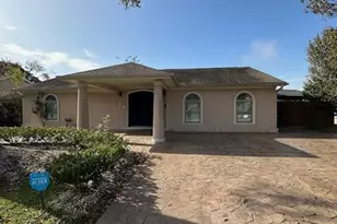 12102 SE Fairbury Dr, Houston, TX 77089 - Photo 3