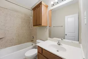 2704 Baywater Creek Ln, Pearland, TX 77089 - Photo 19