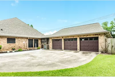 114 Strawberry Drive, Lake Jackson, TX 77566 - Photo 11