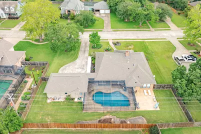 114 Strawberry Drive, Lake Jackson, TX 77566 - Photo 7