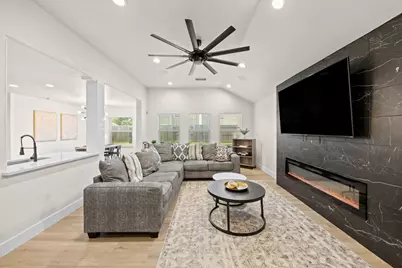 2710 Gaelic Green Street, Houston, TX 77045 - Photo 9