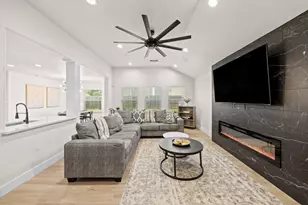 2710 Gaelic Green St, Houston, TX 77045 - Photo 9
