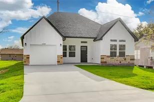 1409 N Ave S, Freeport, TX 77541 - Photo 1