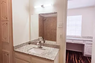 7837 Leonora St, Houston, TX 77061 - Photo 17