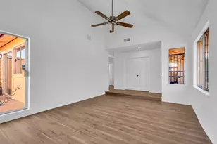 10387 Huntington Pl Dr, Houston, TX 77099 - Photo 5