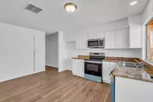10387 Huntington Pl Dr, Houston, TX 77099 - Photo 11