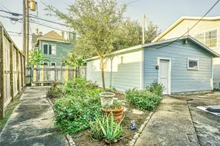 1412 Postoffice St, Galveston, TX 77550 - Photo 17