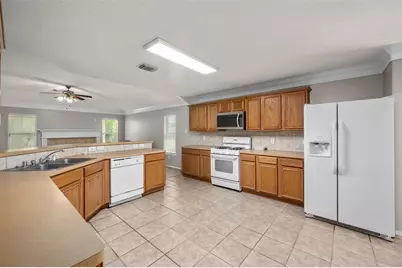 8014 Blackcherry Lane, Baytown, TX 77523 - Photo 7