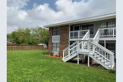 1601 Meadowview Drive, Port Lavaca, TX 77979 - Photo 3