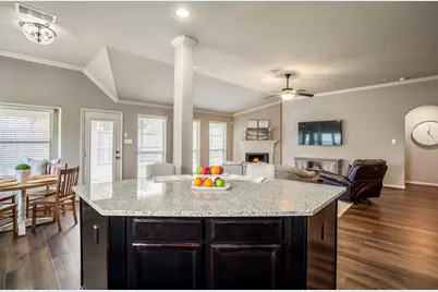 8914 Hummingbird Glen Court, Tomball, TX 77375 - Photo 11