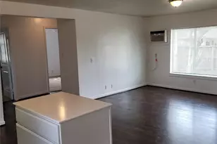 5103 Willow Glen Dr, Houston, TX 77033 - Photo 9