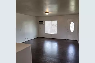 5103 Willow Glen Drive, Houston, TX 77033 - Photo 7