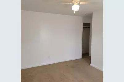 5103 Willow Glen Drive, Houston, TX 77033 - Photo 17