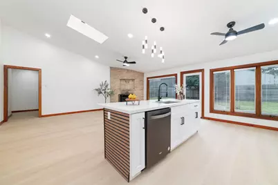 11411 Ash Creek Drive, Houston, TX 77043 - Photo 11