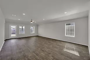 6212 Hendricks Hbr Dr, Conroe, TX 77304 - Photo 11