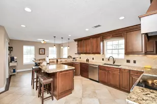 8114 Beach Haven Dr, Baytown, TX 77523 - Photo 5