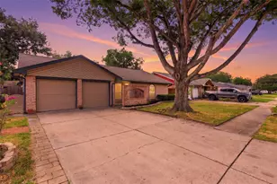 8806 Twisting Vine Ln, Houston, TX 77040 - Photo 25
