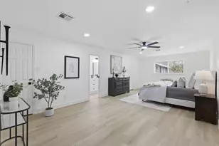 8806 Twisting Vine Ln, Houston, TX 77040 - Photo 11
