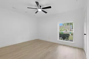 8806 Twisting Vine Ln, Houston, TX 77040 - Photo 17
