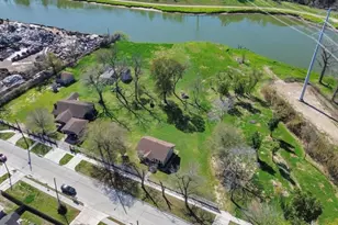 7912 Brays St, Houston, TX 77012 - Photo 3