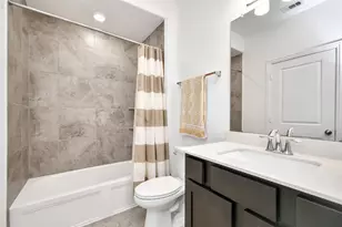 11012 Mikula Dr, Houston, TX 77043 - Photo 5