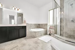 11012 Mikula Dr, Houston, TX 77043 - Photo 25