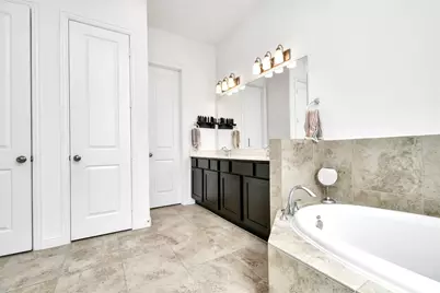11012 Mikula Drive, Houston, TX 77043 - Photo 23