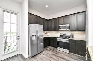 11012 Mikula Dr, Houston, TX 77043 - Photo 33