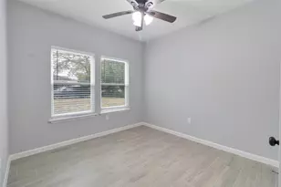 510 Bluebonnet Dr, La Marque, TX 77568 - Photo 9