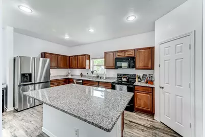 9850 Hunter Springs Drive, Conroe, TX 77306 - Photo 11