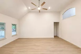 10855 Sunflower Dr, Willis, TX 77318 - Photo 9