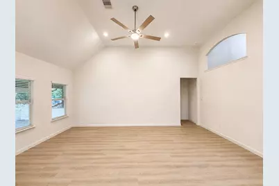 10855 Sunflower Drive, Willis, TX 77318 - Photo 9