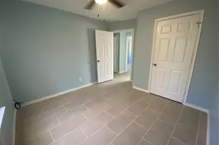 10662 Royal York Dr, Conroe, TX 77303 - Photo 5