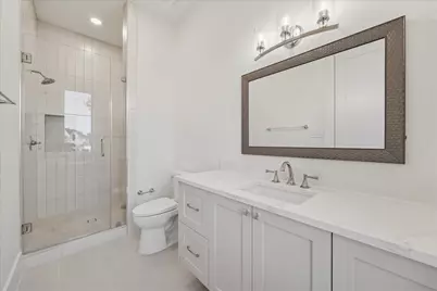 915 Wildwood Lane, Bellaire, TX 77401 - Photo 21