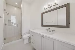 915 Wildwood Ln, Bellaire, TX 77401 - Photo 21