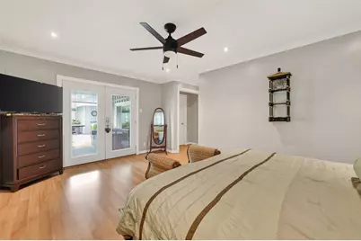 5743 Warm Springs Road, Houston, TX 77035 - Photo 23