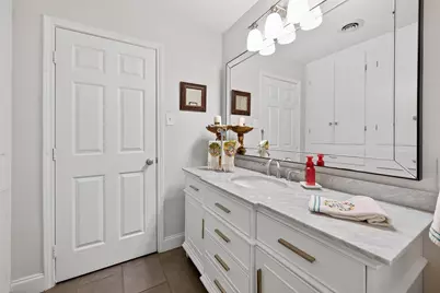 5743 Warm Springs Road, Houston, TX 77035 - Photo 21