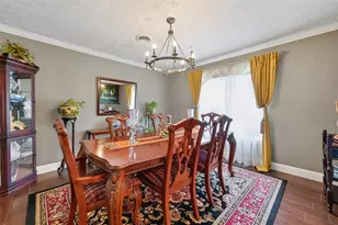 5743 Warm Springs Rd, Houston, TX 77035 - Photo 7