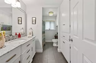 5743 Warm Springs Rd, Houston, TX 77035 - Photo 19