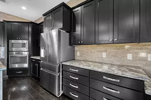 828 Lake View Dr, Montgomery, TX 77356 - Photo 13