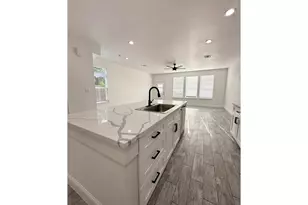 7710 Darnay Dr, Houston, TX 77033 - Photo 7