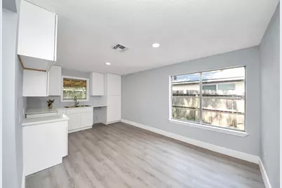 10171 Park Drive, Houston, TX 77086 - Photo 7