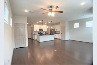 8656 Hollyoaks Creek Lane, Houston, TX 77063 - Photo 5