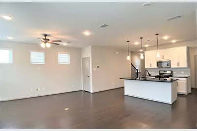 8656 Hollyoaks Creek Lane, Houston, TX 77063 - Photo 3