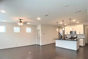8656 Hollyoaks Creek Ln, Houston, TX 77063 - Photo 3