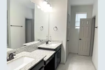 8656 Hollyoaks Creek Lane, Houston, TX 77063 - Photo 13