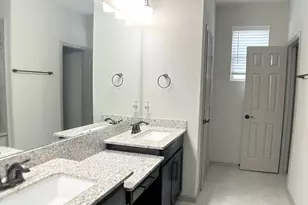 8656 Hollyoaks Creek Ln, Houston, TX 77063 - Photo 13
