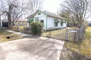 8808 Leander St, Houston, TX 77012 - Photo 1