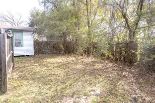 8808 Leander St, Houston, TX 77012 - Photo 9