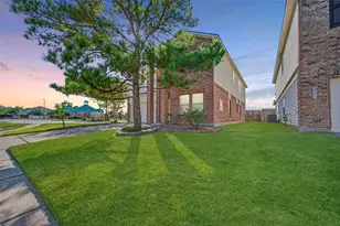 2703 Blue Mills Ct, Katy, TX 77449 - Photo 3